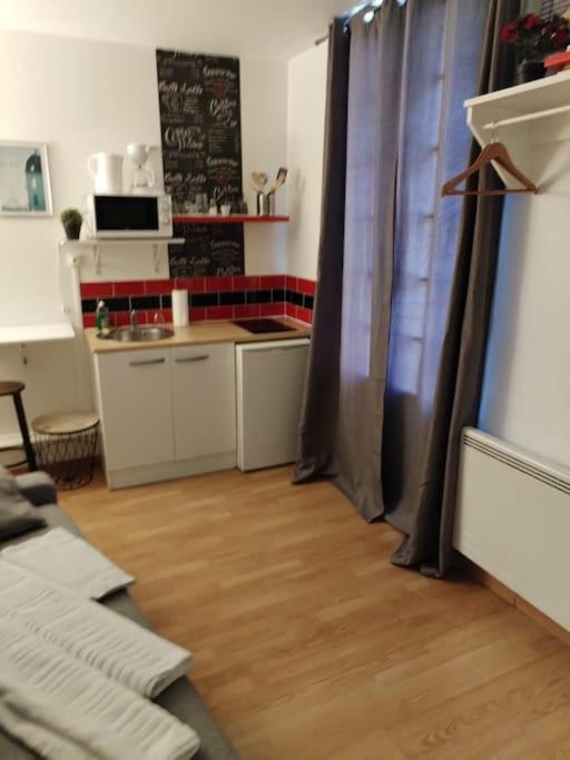Studio Rue De La Sante Parigi Esterno foto