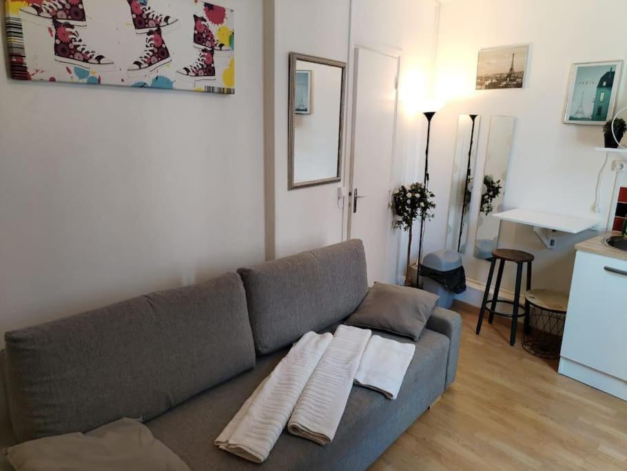 Studio Rue De La Sante Parigi Esterno foto