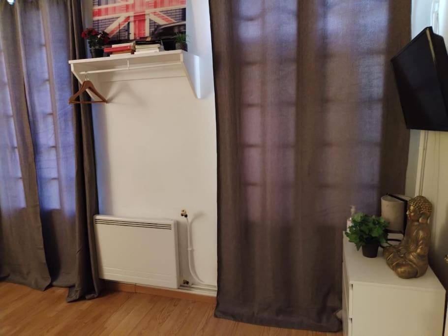 Studio Rue De La Sante Parigi Esterno foto