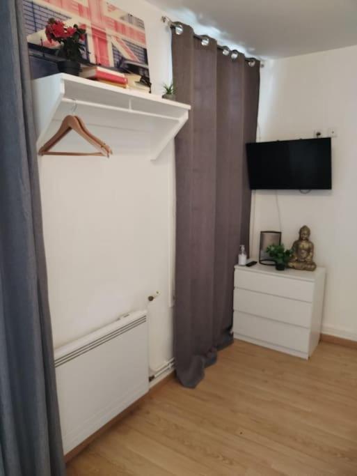 Studio Rue De La Sante Parigi Esterno foto