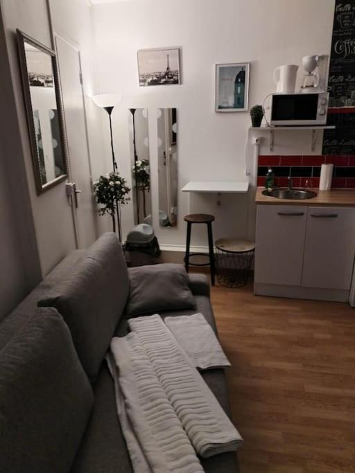 Studio Rue De La Sante Parigi Esterno foto